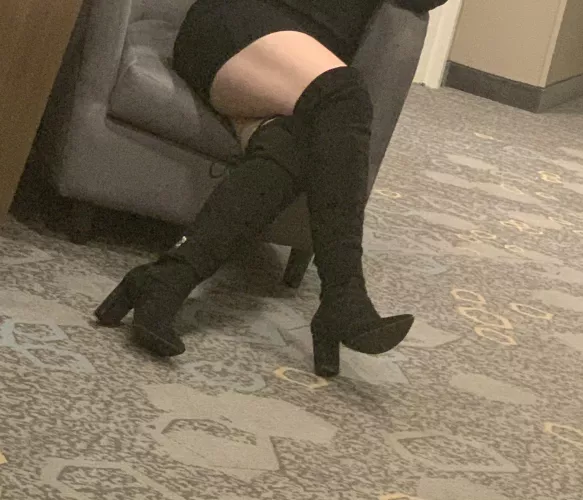 Cute college girl wears heels on a date by starsodreamy