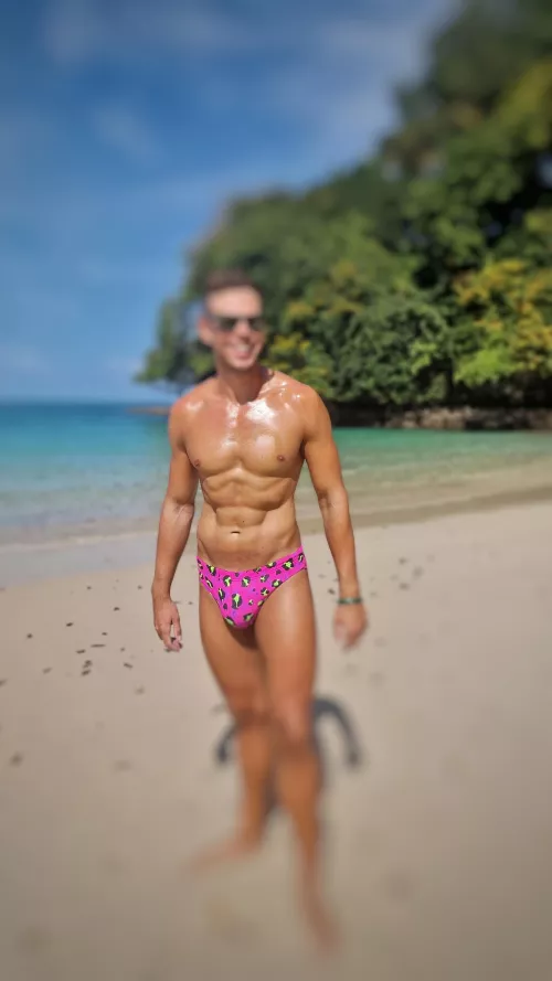 Do I look good in this speedo? by speedotraveler