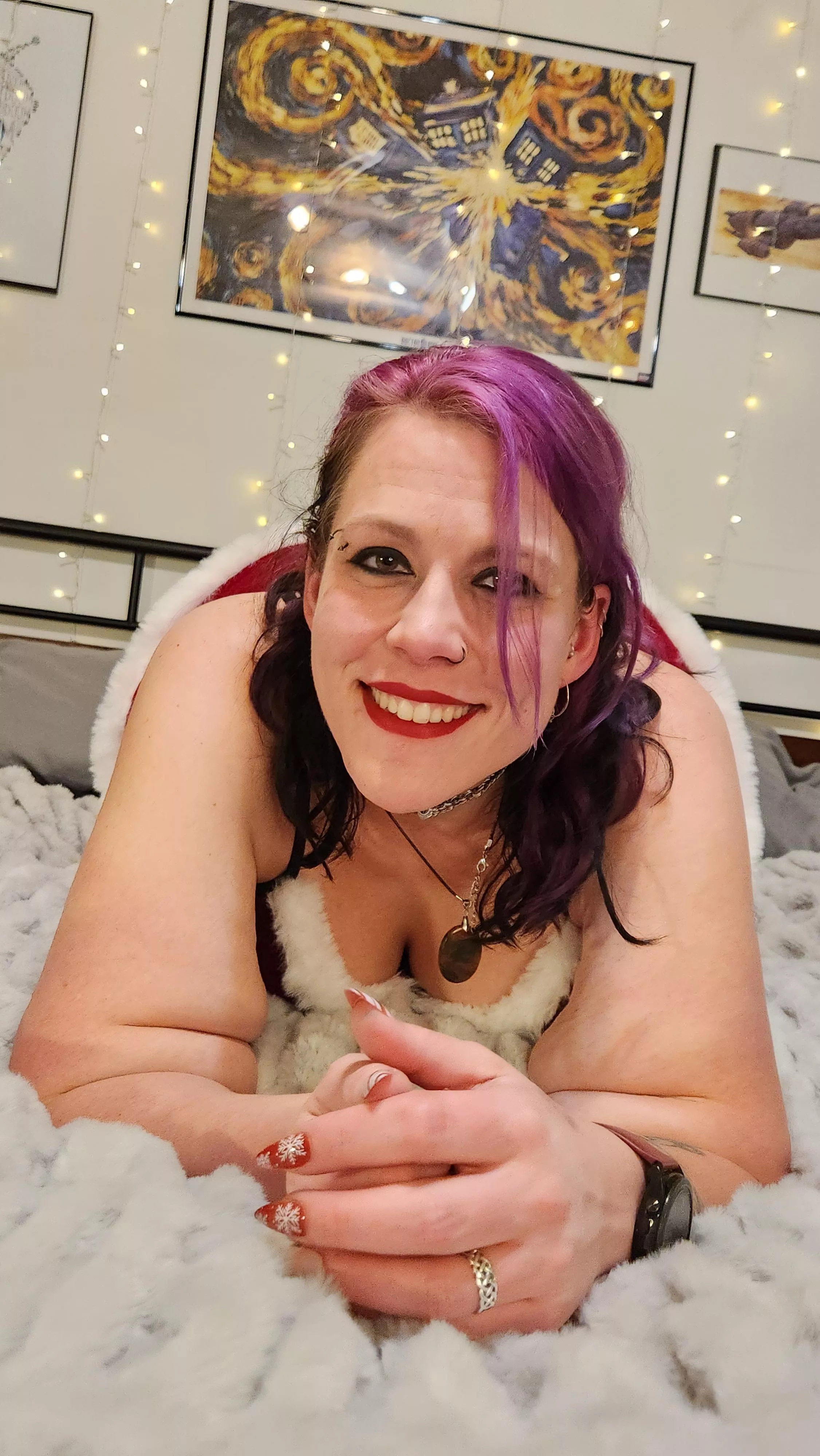 Do I LOOK like I am on the naughty list? posted by Sapph_Fyre