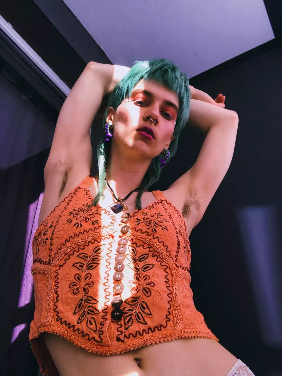 Do you like girls with neon hair and hairy pits? posted by kiki_morra