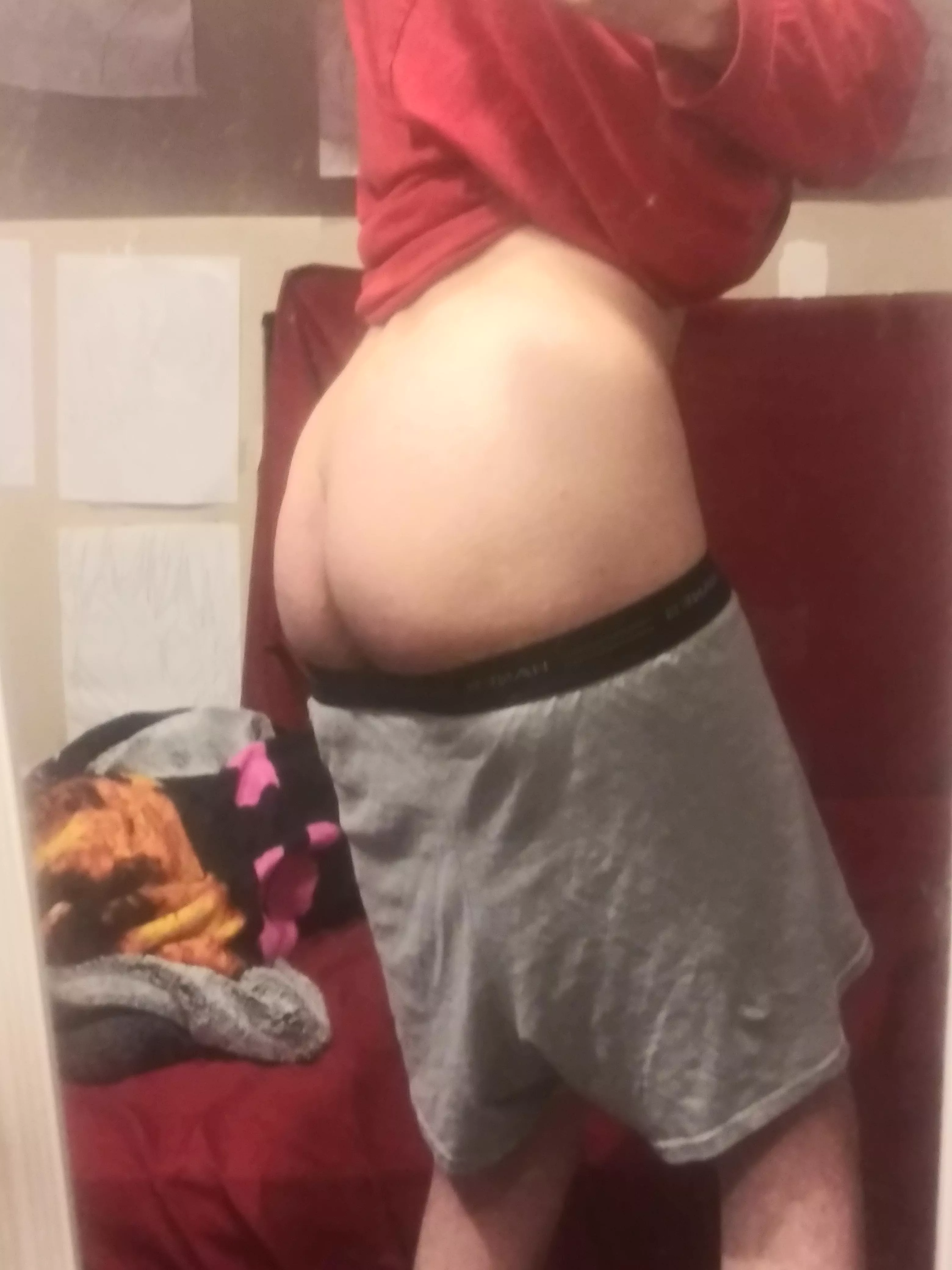 Gotta love round twink butt :) posted by thepantsguy04