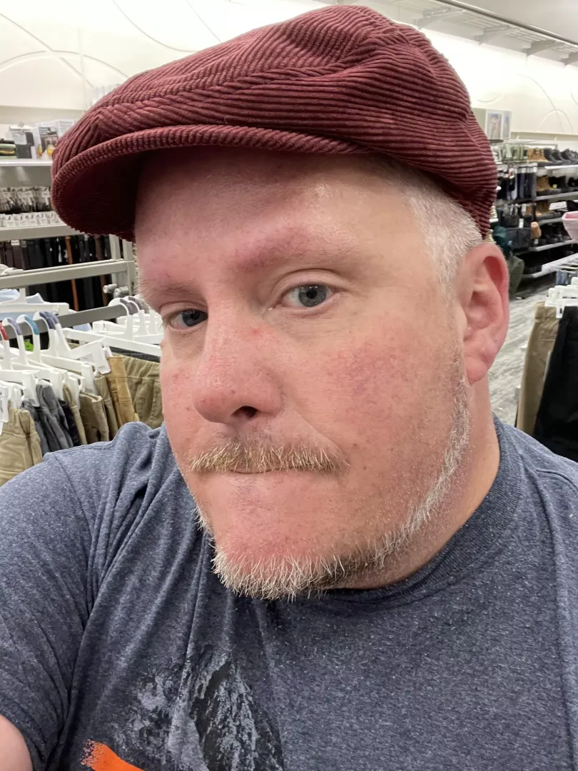 Happy Sunday Funday fellow bears. I got myself a new hat today. I hope you all had a smooth weekend. posted by DryRace3085