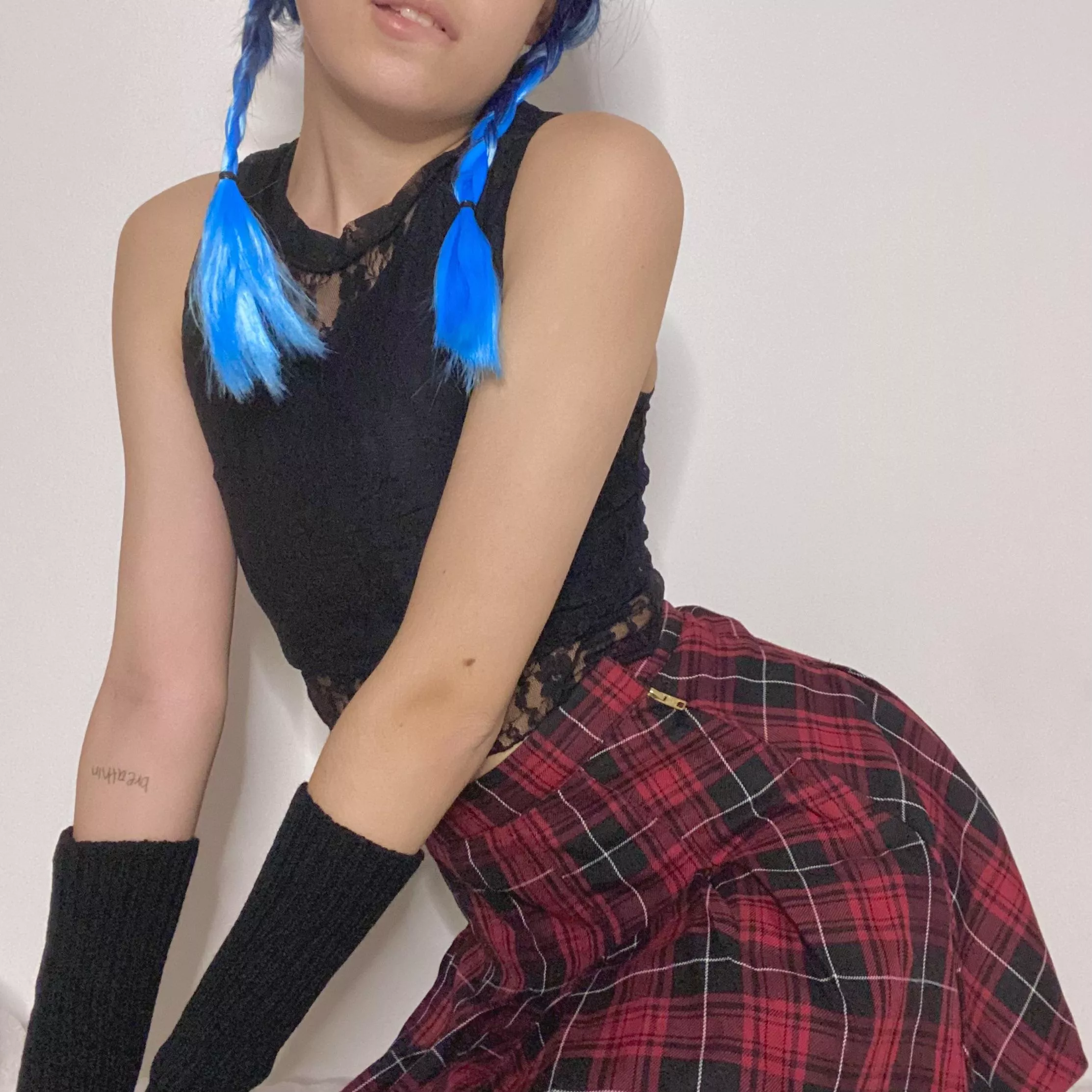 hi :3 posted by astolfo__69