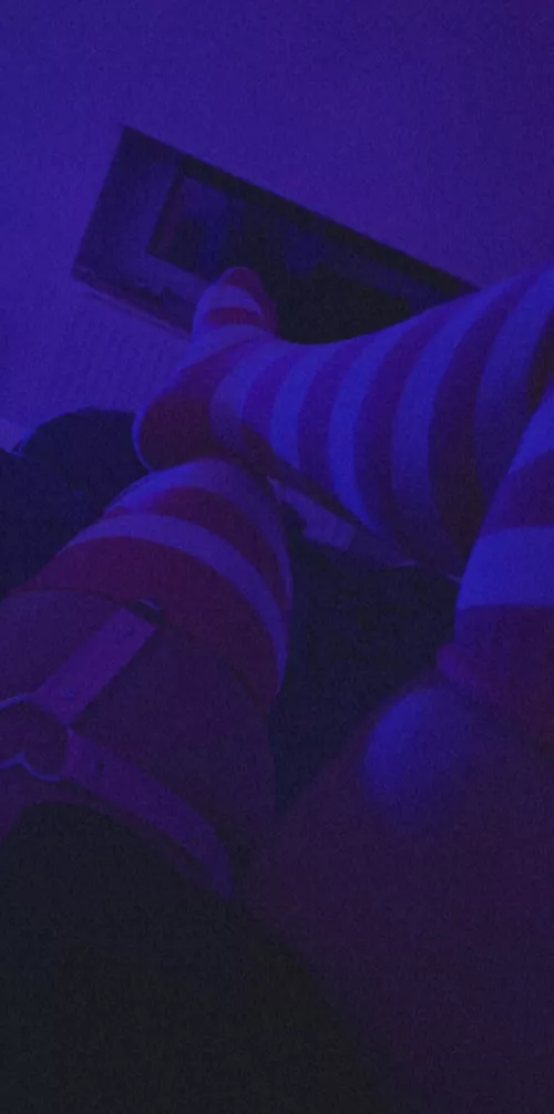 I like my thighs UwU by Ludii_prvt