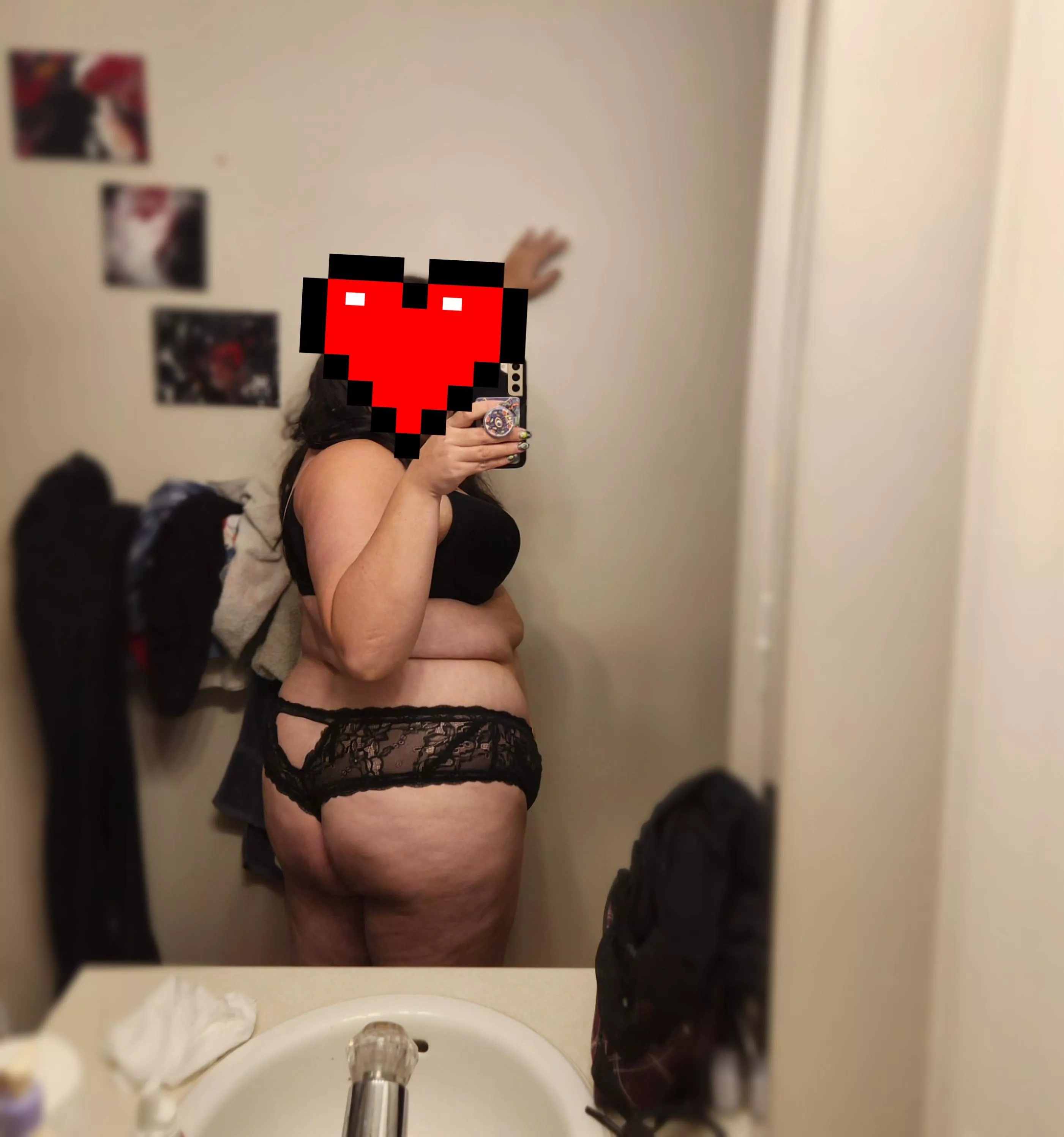 Id love to service you and a few friends... posted by VileSuccubus