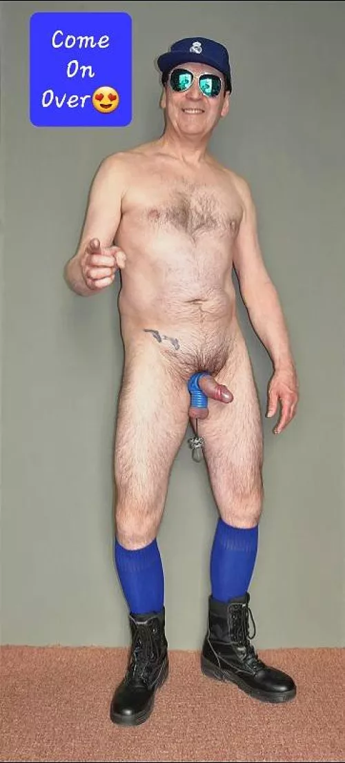 I'm naked,so come on over by Mattdw1234