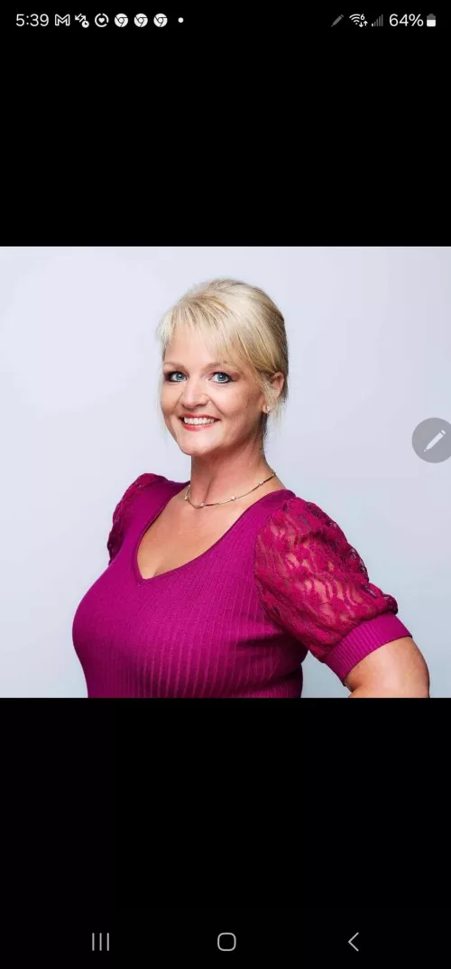 Milf and boobies.... by Badbullet65