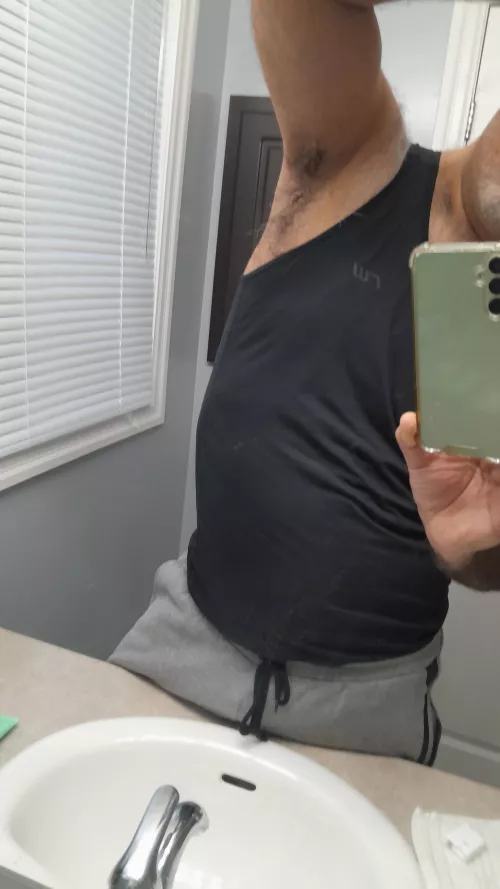 This is the first picture of my armpit. by bearcanmx