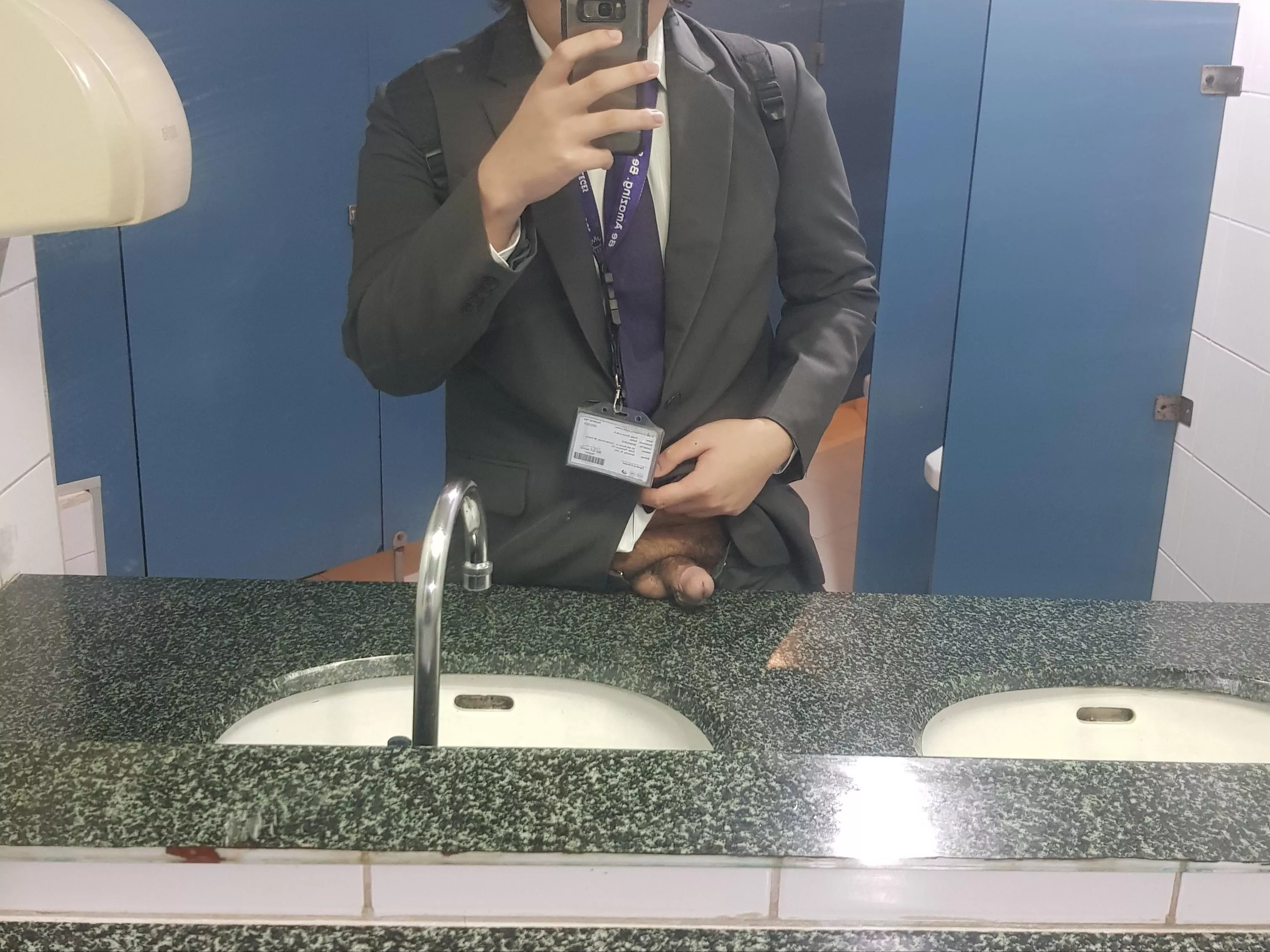 Will you play with me in the uni restroom?💦 Hmu 👀 posted by shtingwei