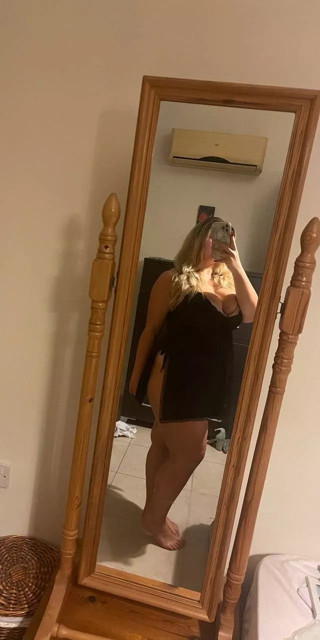 Would you let a Chubby girl ride ?🍑 posted by hellishlistene