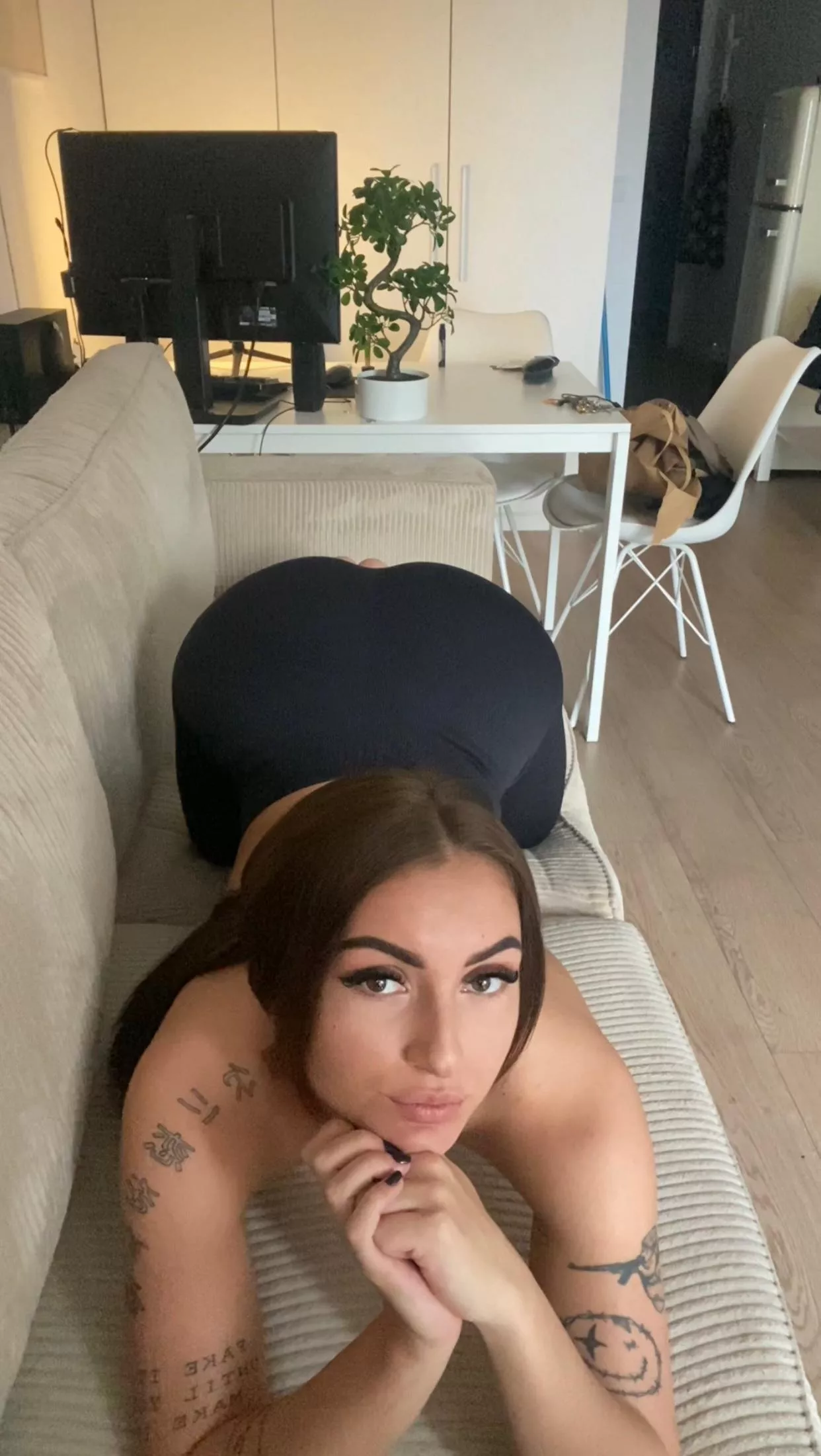 Your view after our first date: posted by hianitka