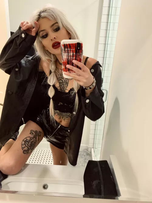 All black by briblitz