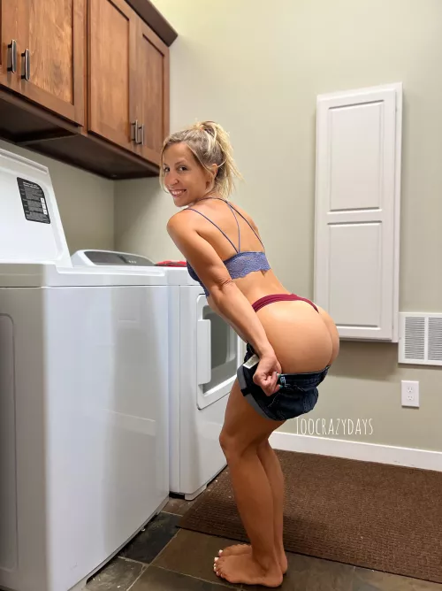 Feel free to put it in my ass, bet you wont last 2 min by toocrazydays