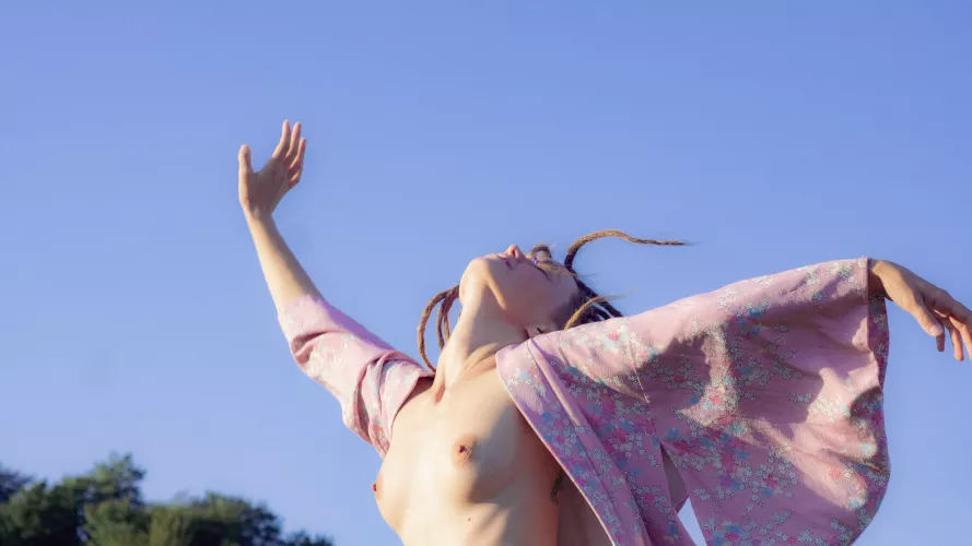 flying in the wind by forest_nimph