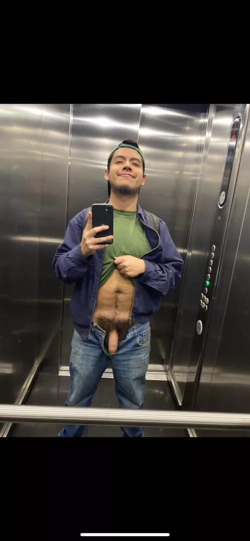 Full bush in public by CamoteThrowaway