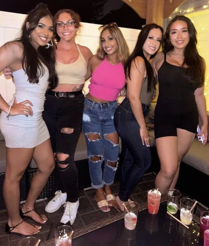 Girls night out posted by Cash_Crescendo
