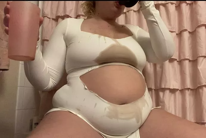 Hmmm wonder why this dress won’t fit anymore🐷🥵 posted by Poptartbelly