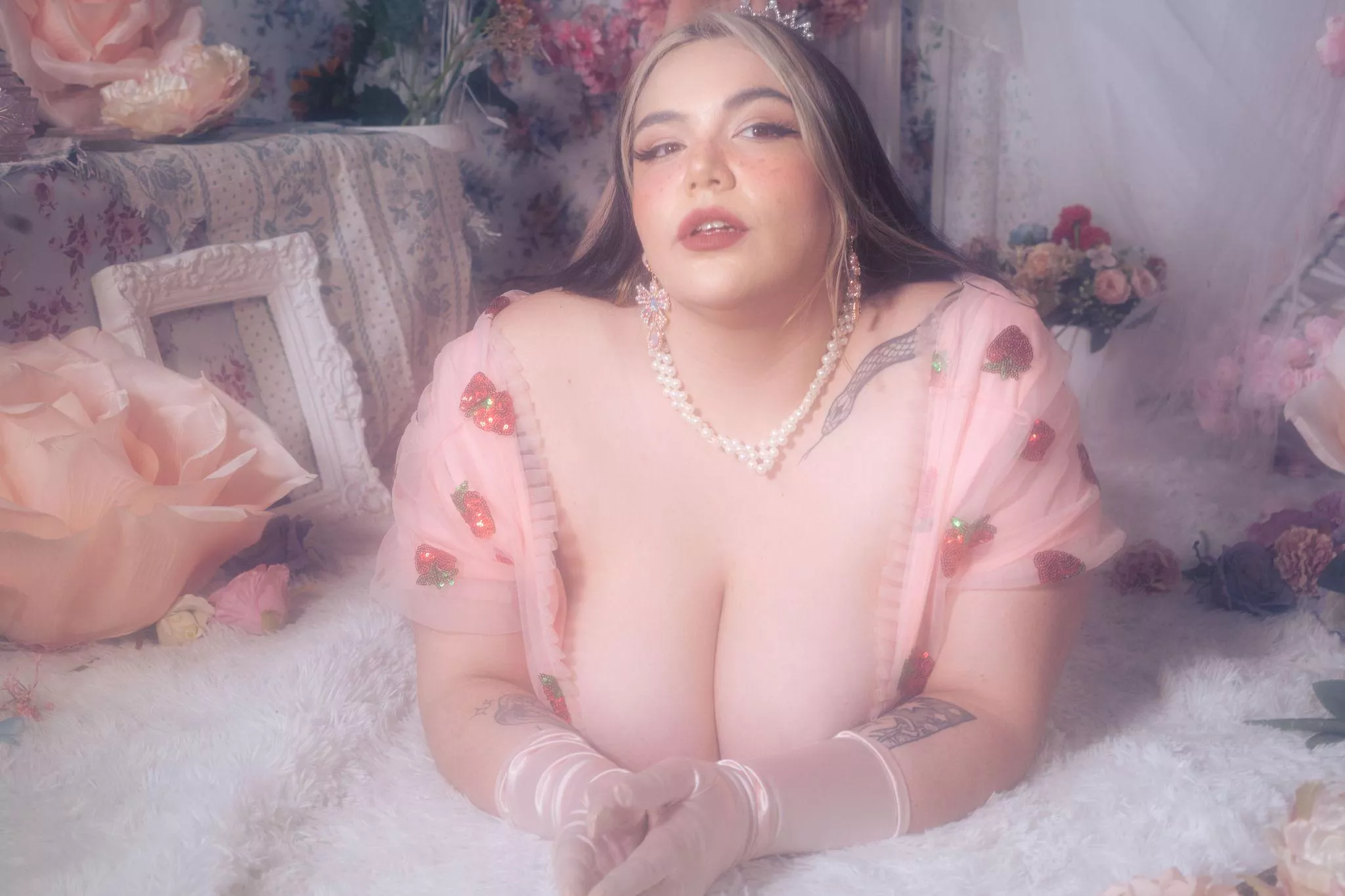 I can be your big girlfriend posted by honeyhotgirl