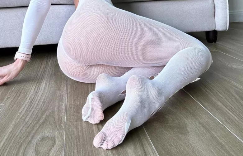 I need attention by Iamnotheretostay48