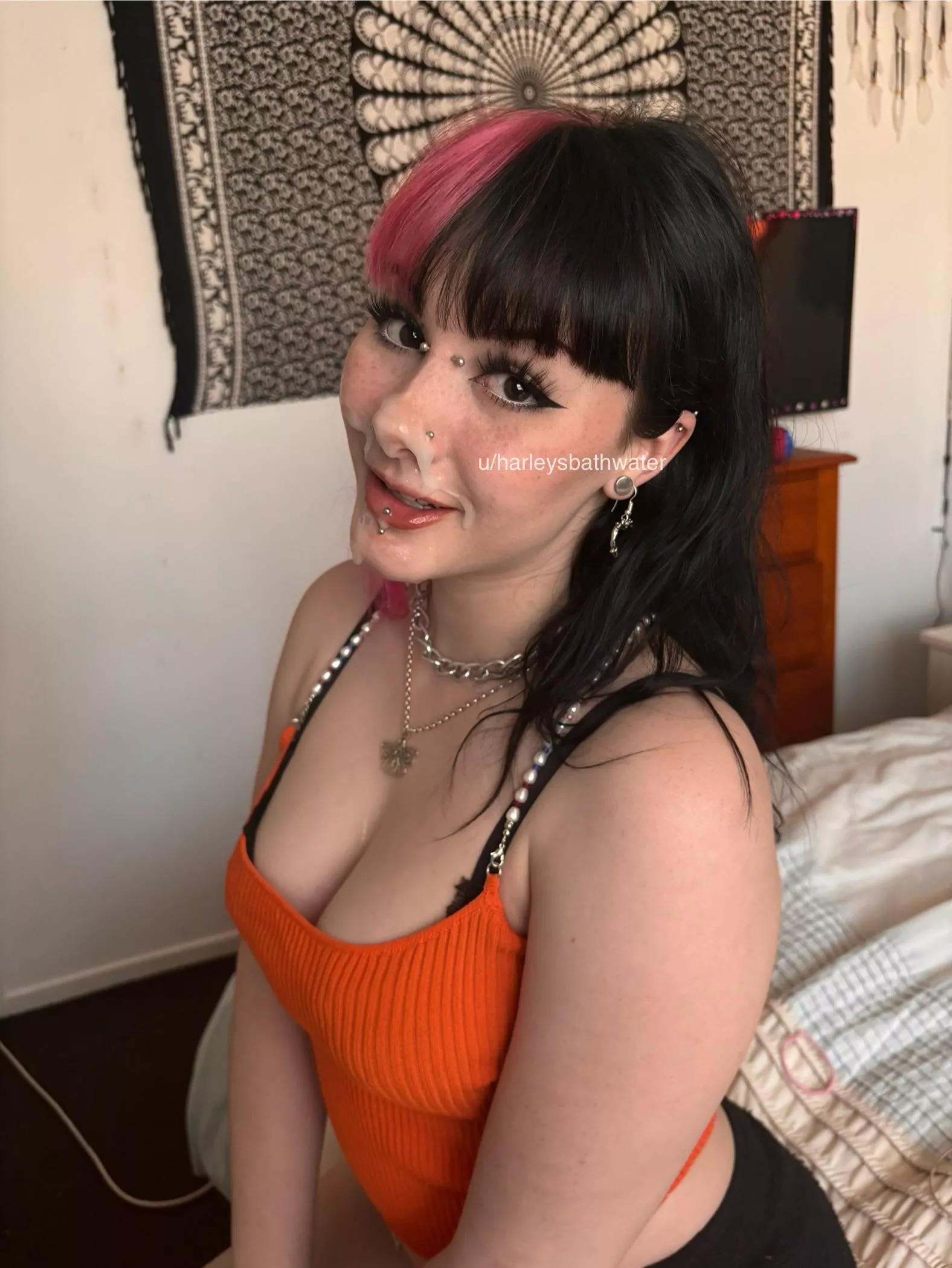 I think we should normalise cumming on your friends faces posted by harleysbathwater