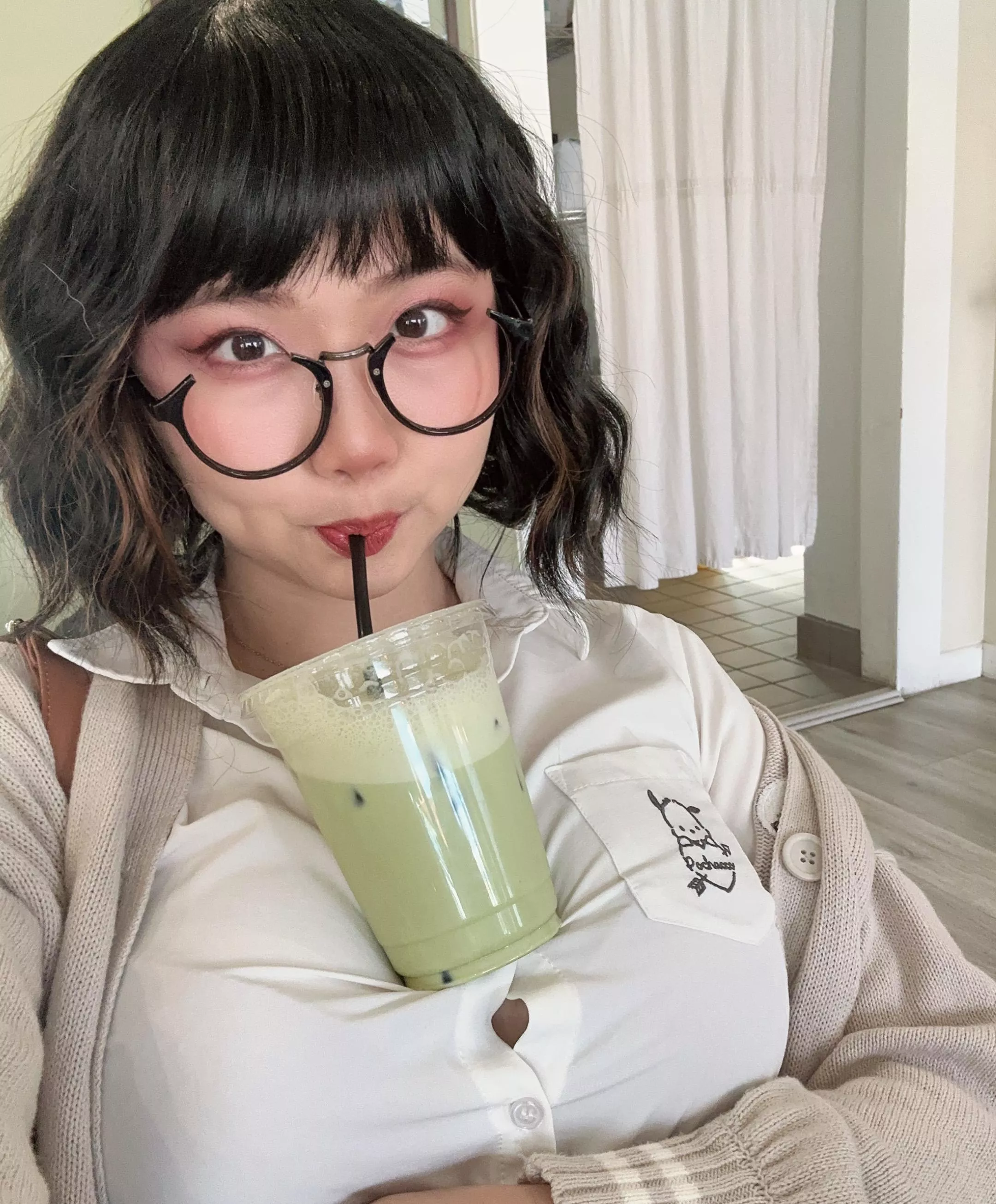 I've found a way to drink my favourite boba without using my hands! posted by HarrietSugarcookie