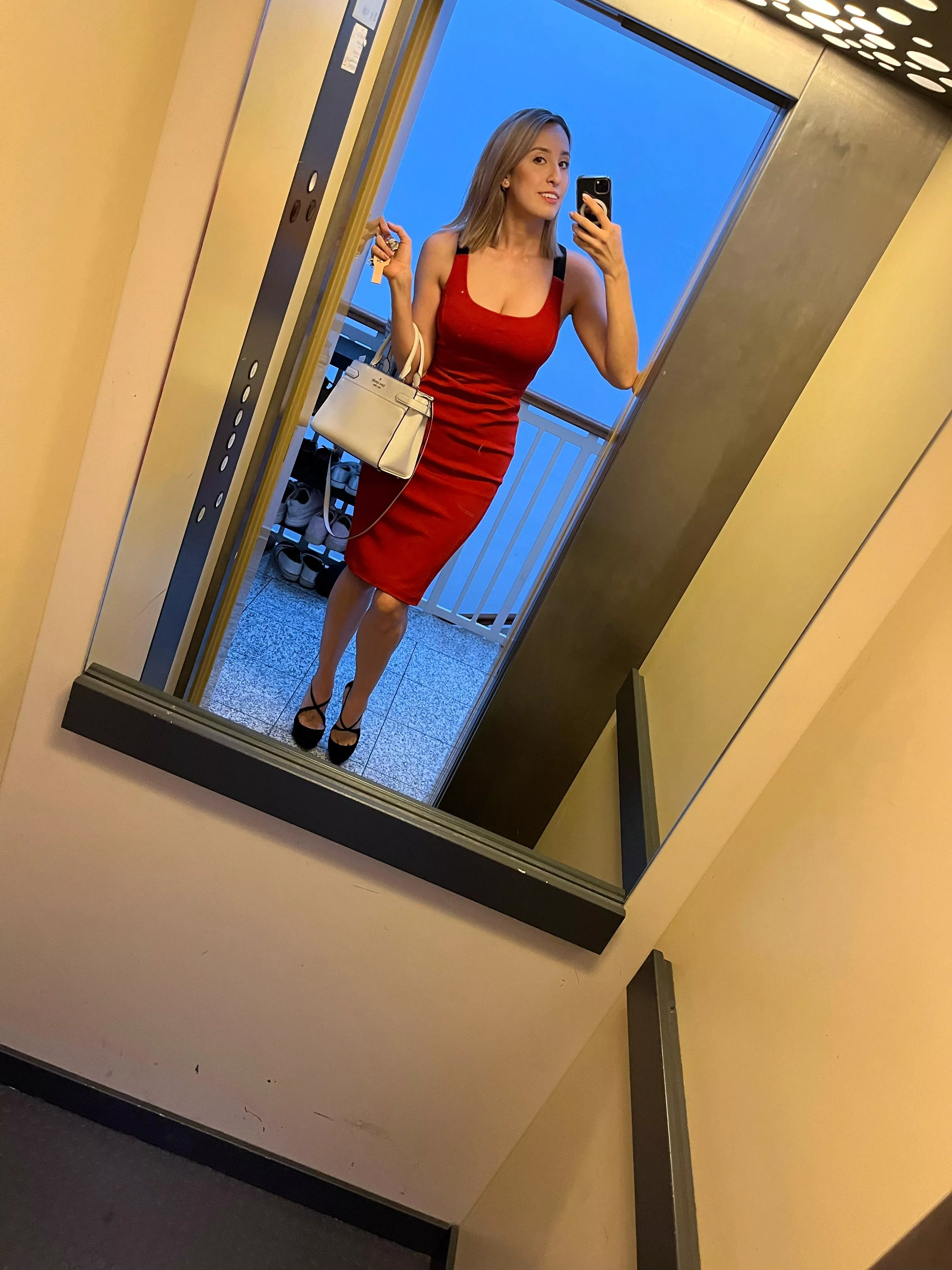 PhD student, manager and sexcoach, nice to meet you :)) posted by Sexcoach_Katherine