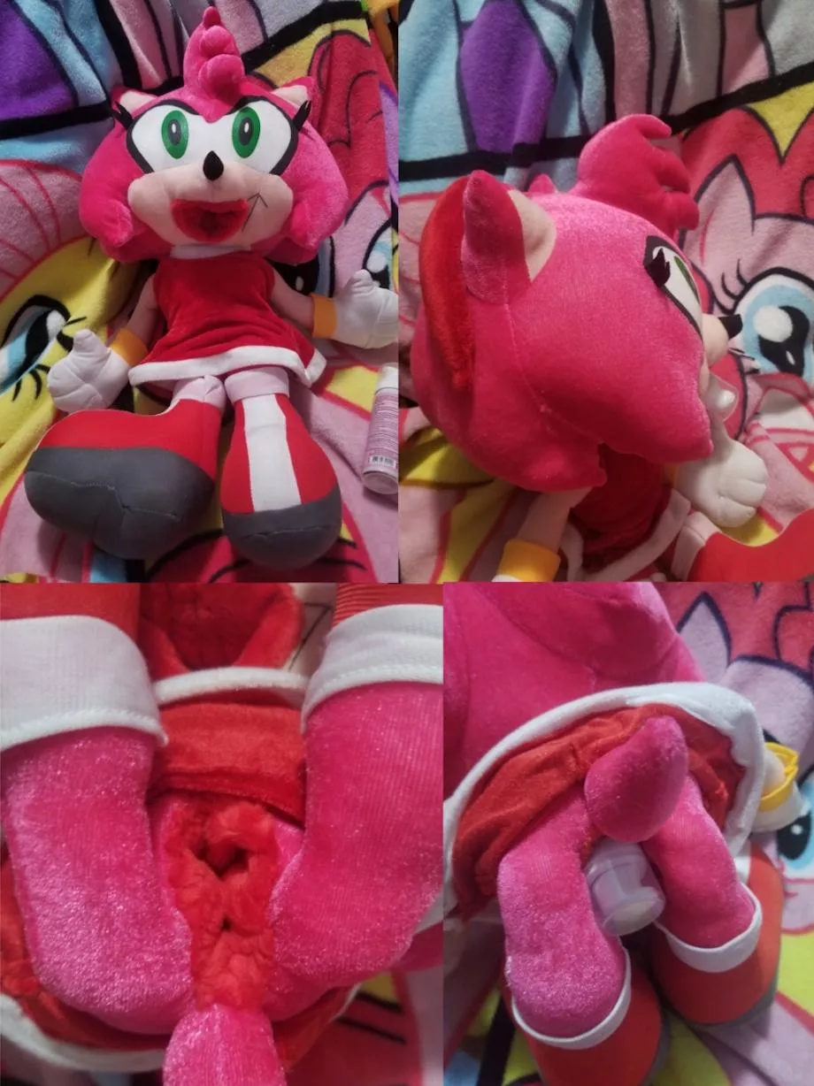 Recently commissioned NSFW fuckable female Amy Rose the hedgehog from Sonic with useable mouth and pussy posted by Furry-sale