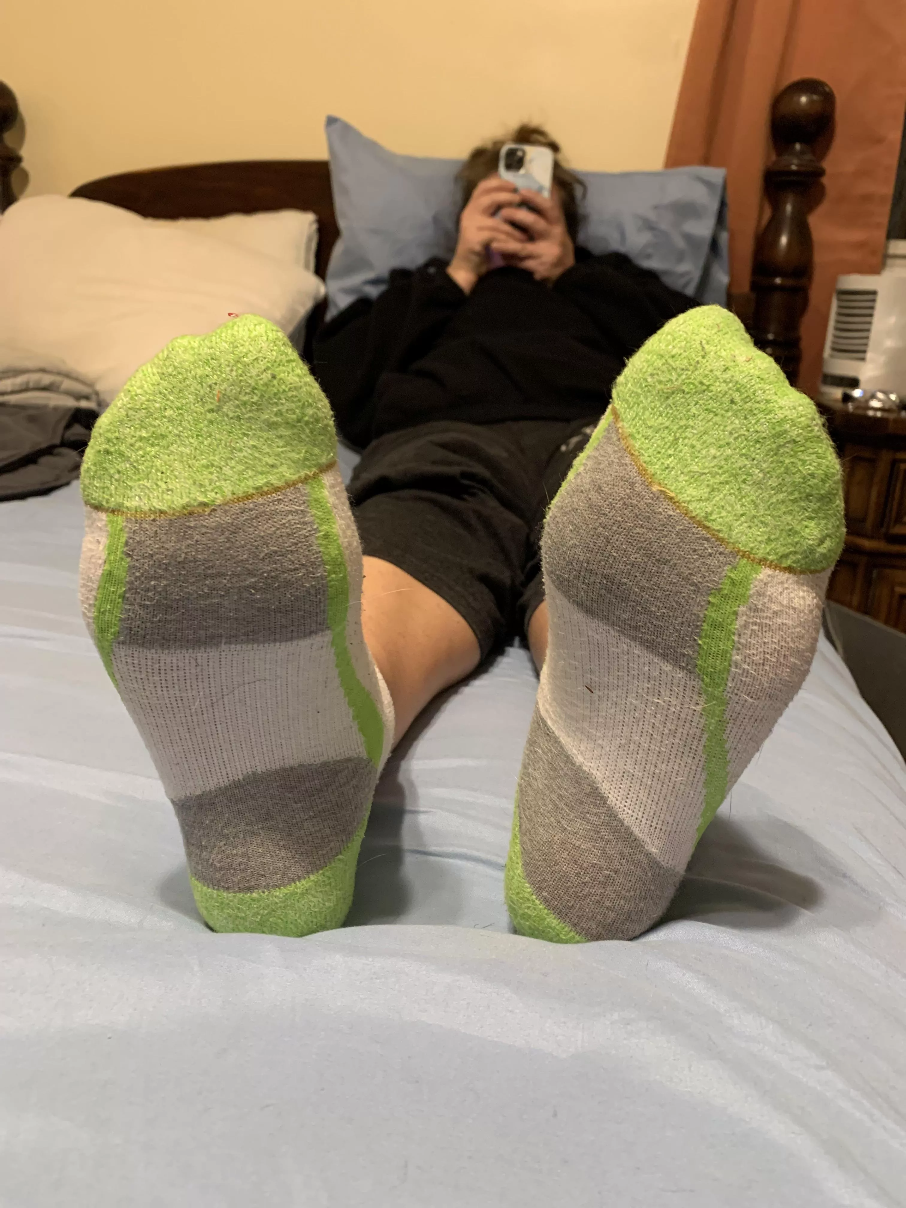 Sniff my socks after the gym? You’re either brave or foolish 🫣 posted by Tattoo_Goddess420