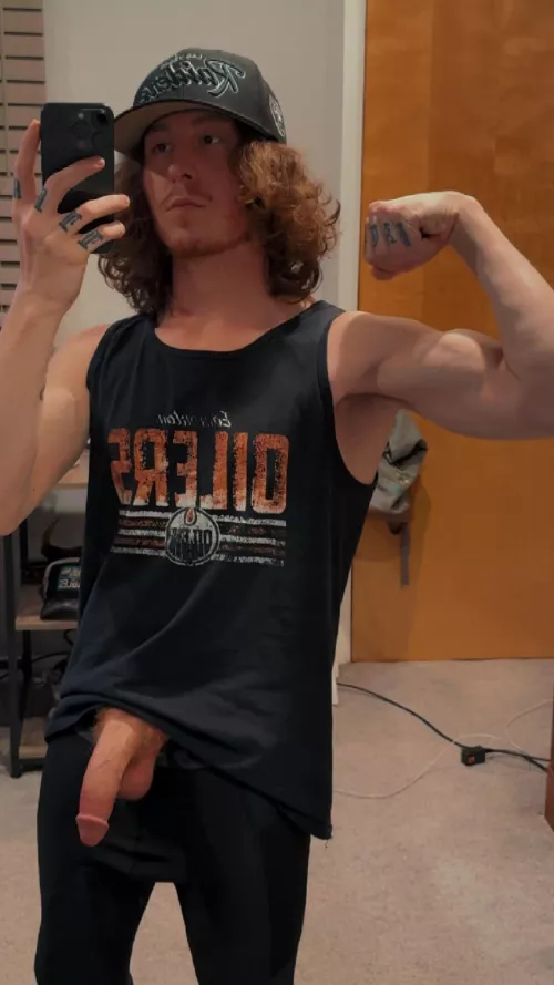 Sup you guys like my new under armor leggings?💪🏼 by AdBackground9856