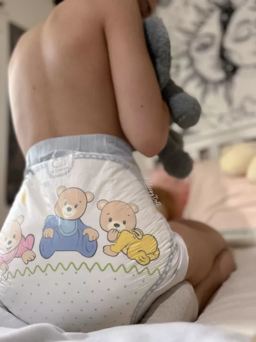 waiting for my diaper pats 🤍 by asleepydoll