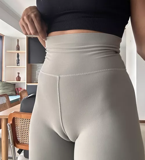 What do you like more, my leggings or my cameltoe by Nextdoorcharlie