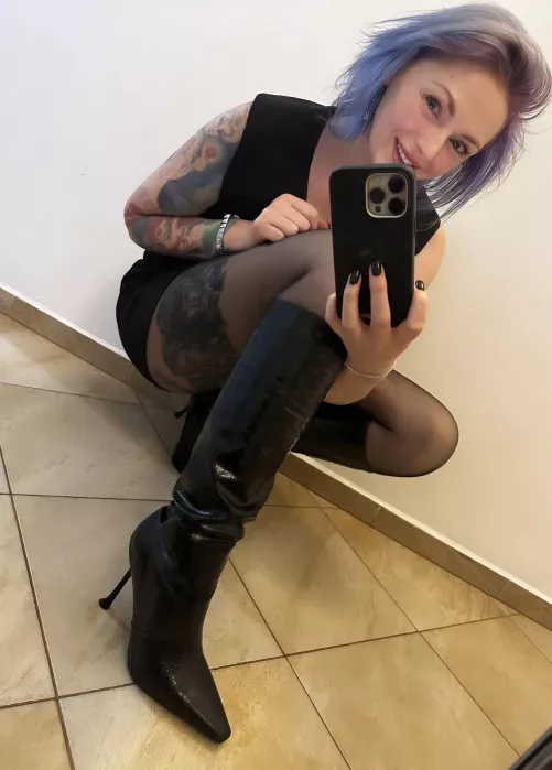 What kind of heels do you like by theinkedsiren1