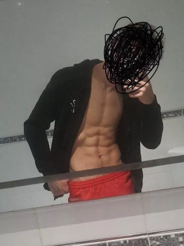 18 bi fit; add me if fit and around the same age ;) snap:mikex203 posted by BoredAndStored