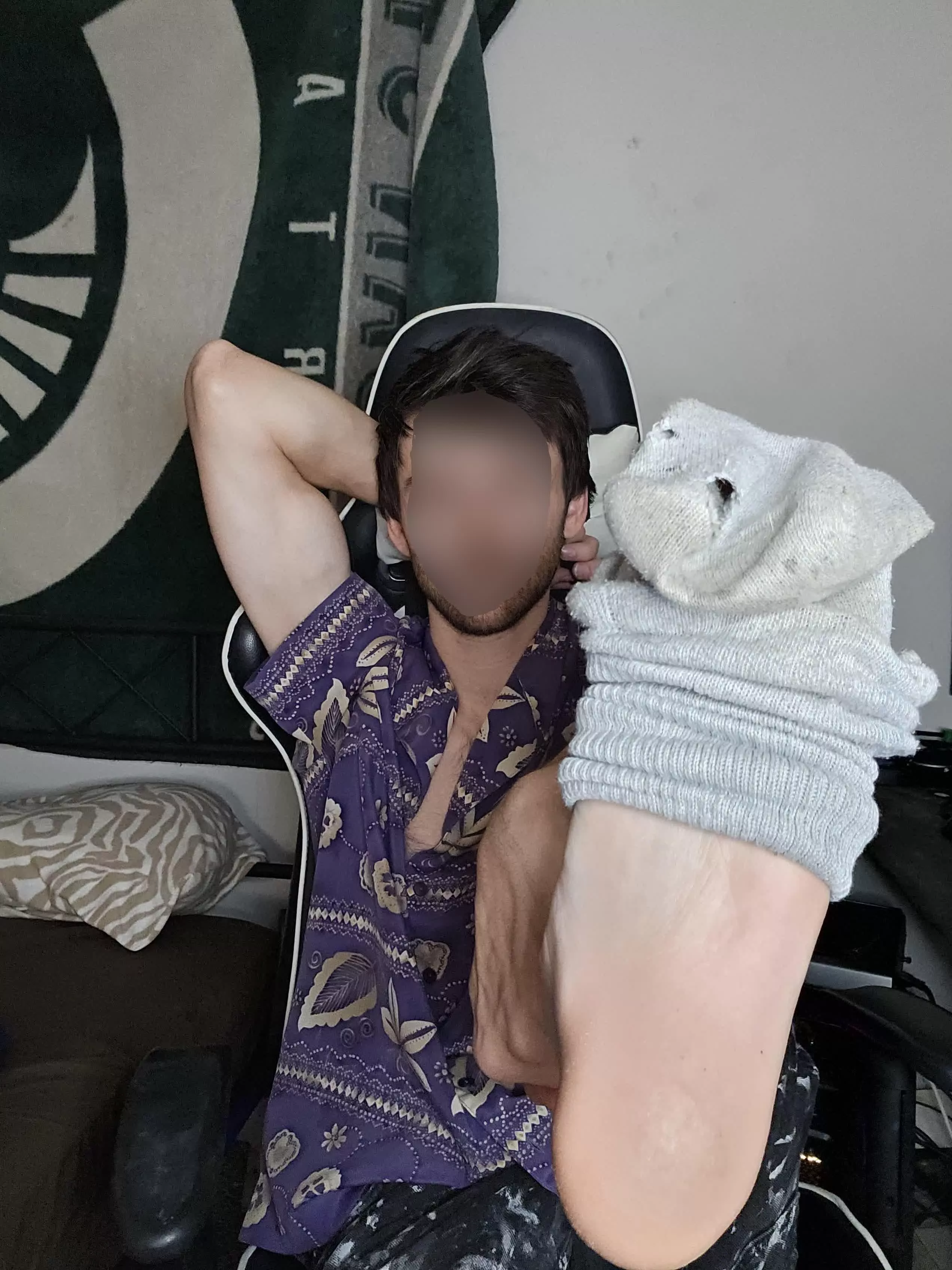 Be mine? posted by KingOverYouXXX