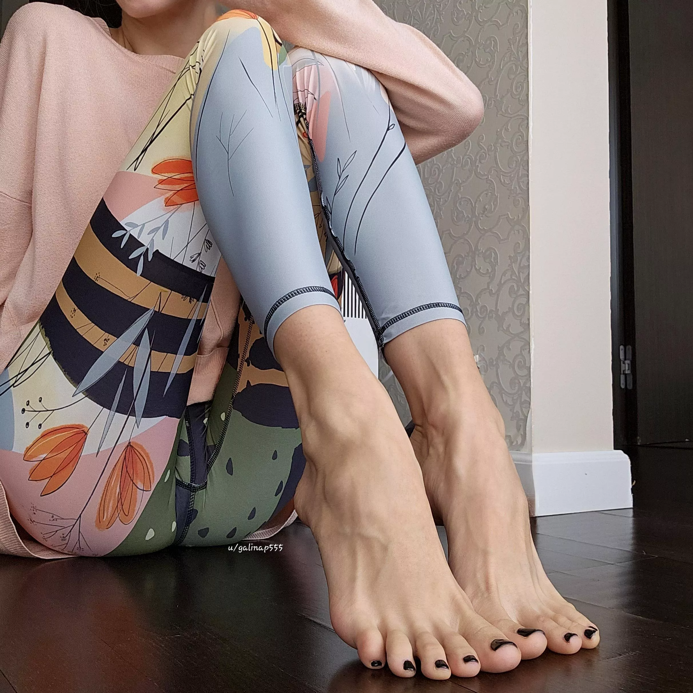 Black toes :) posted by Galinap555