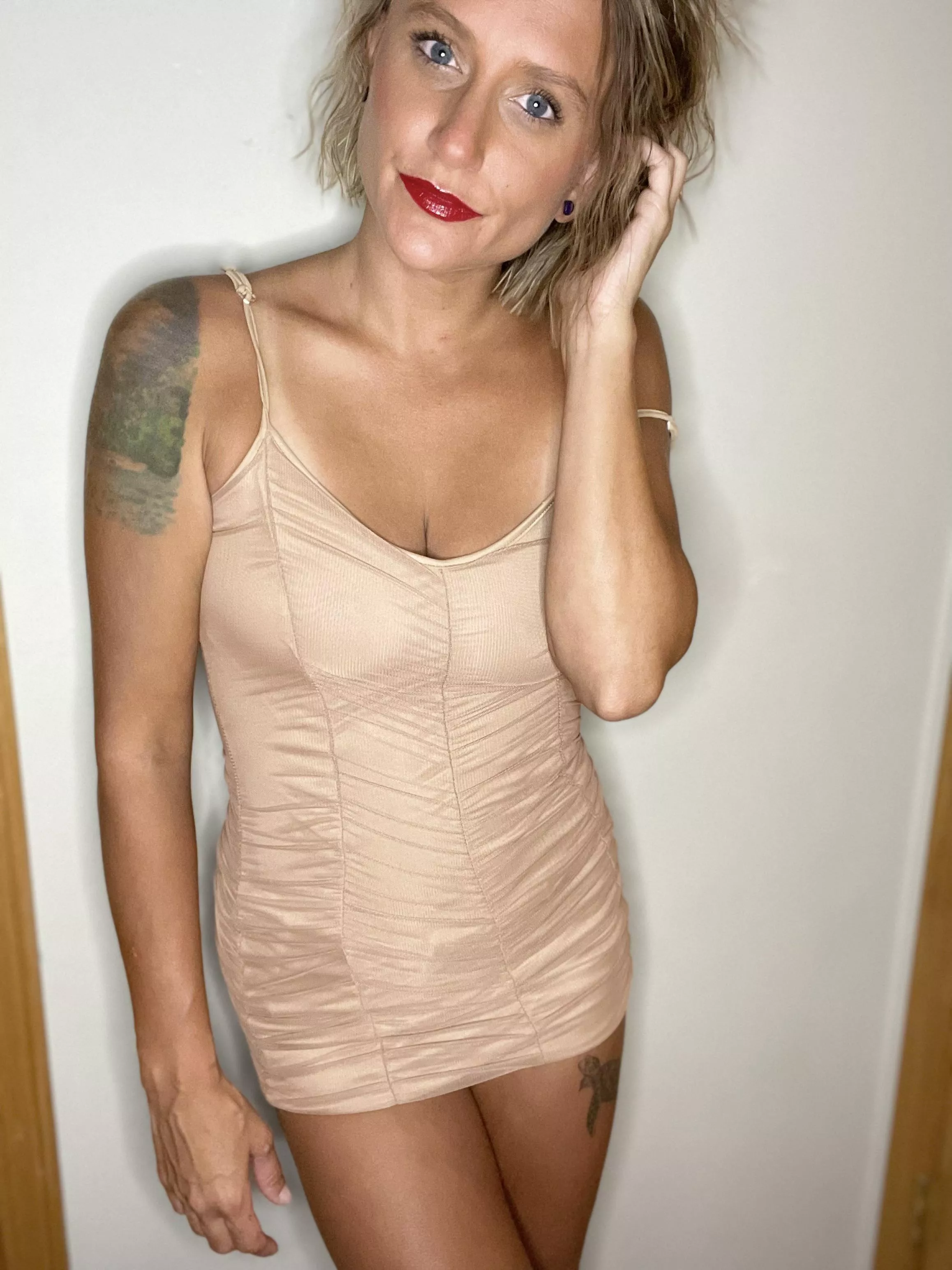 Classy red lip 😏 posted by Jade_riversx