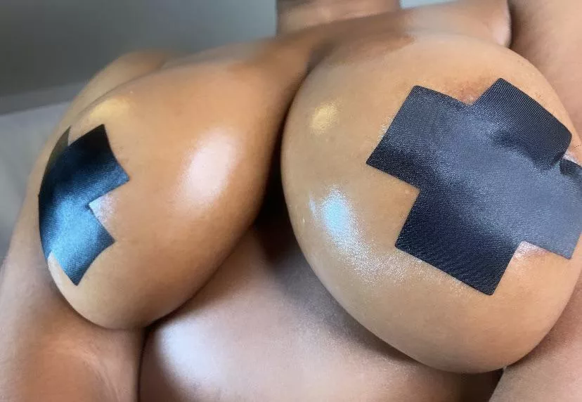 Cum on the x’s posted by PvssyGossip_