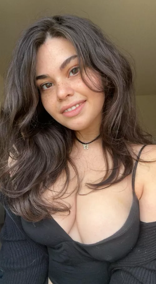 Dark hair and pale skin by mollyzedolly