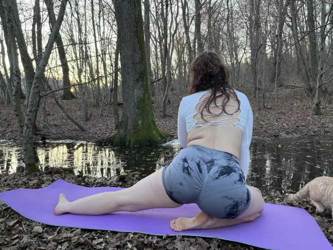 Do u wanna do yoga with me? by victoria_Nobile