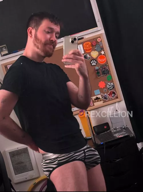 Feeling cocky 🤪 by Rexcillion