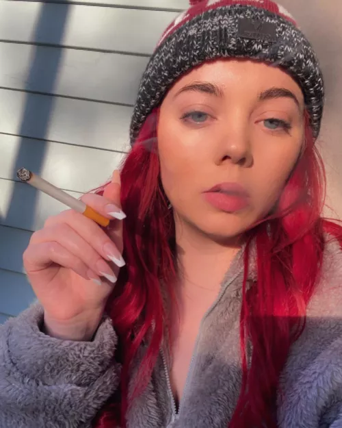 Good morning smoke lovers ❤️ I hope I can brighten your day 😘 by CandyRedxx