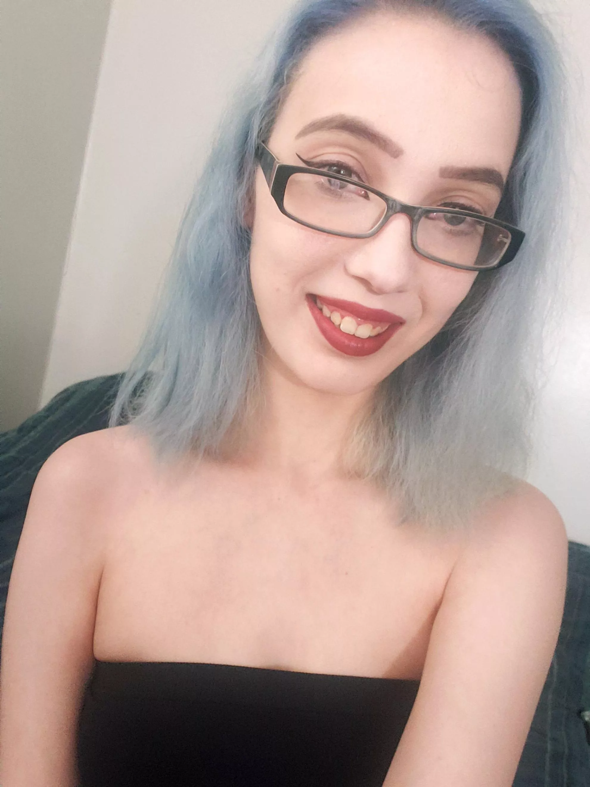 Got the case of the blues. 💙 posted by SweetPetiteT