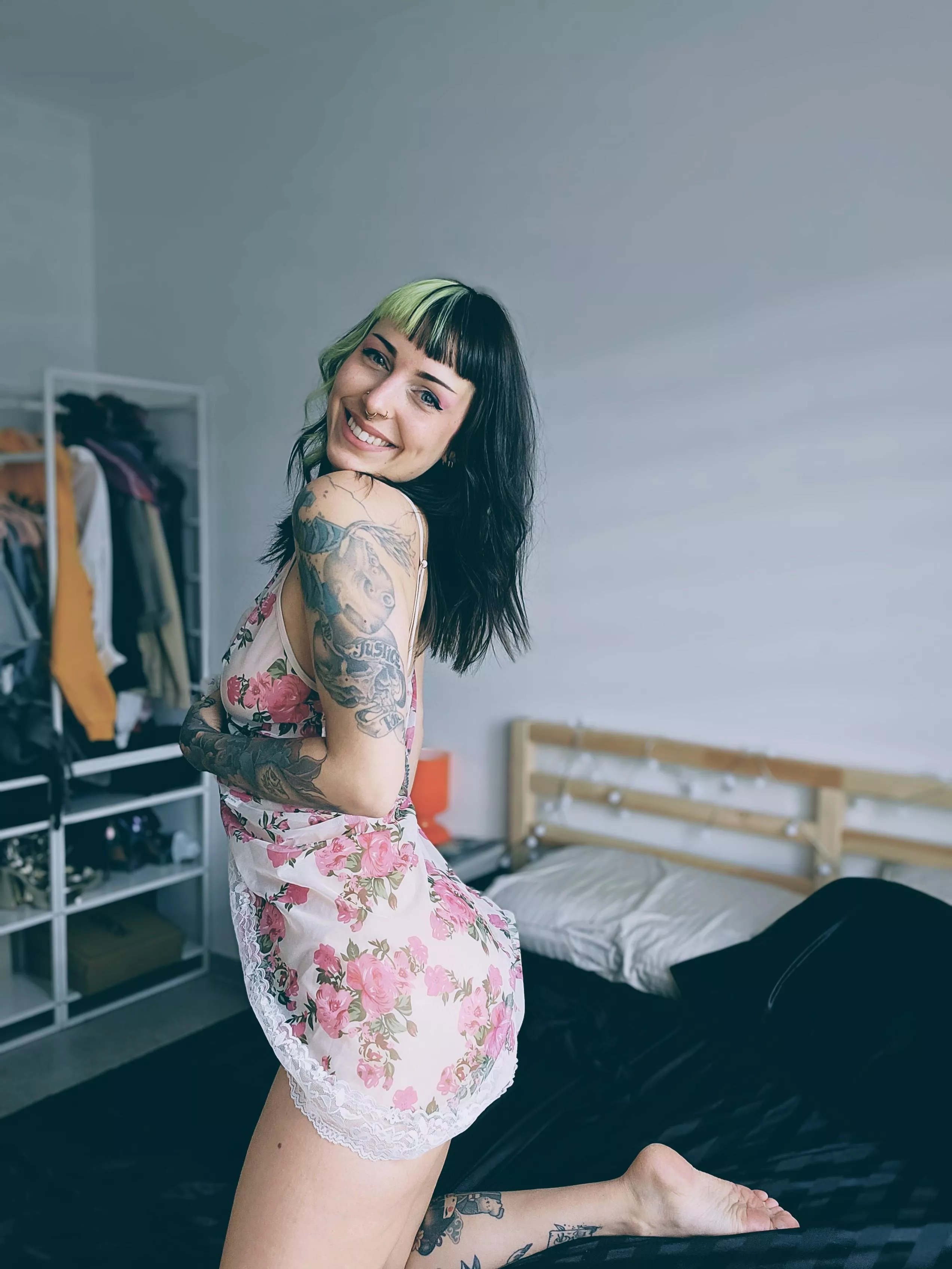 Hi there! Wanna cum and say hi ? posted by LexieFans