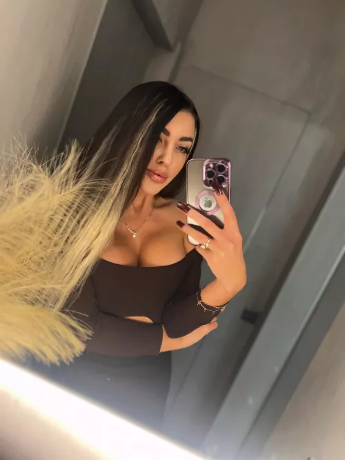 I think this one looks quite attractive on me by leyla_go2