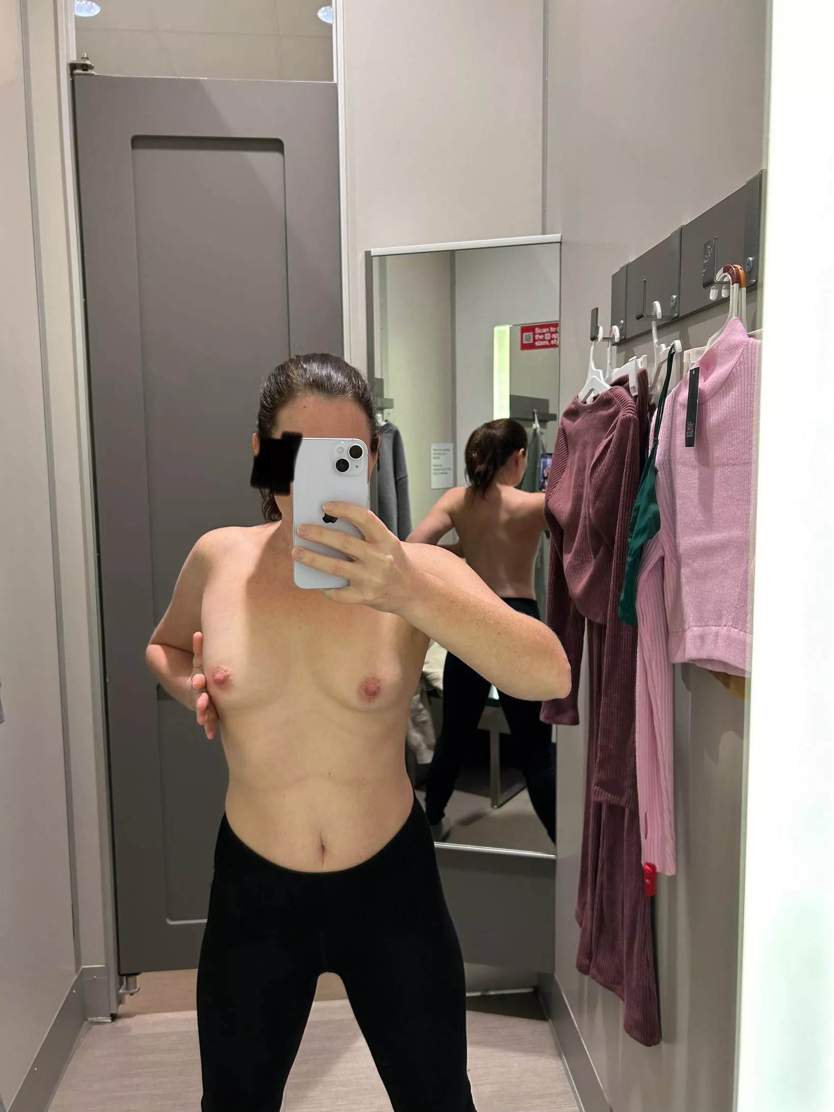 I’d love some help in this dressing room posted by tryingnewthings86