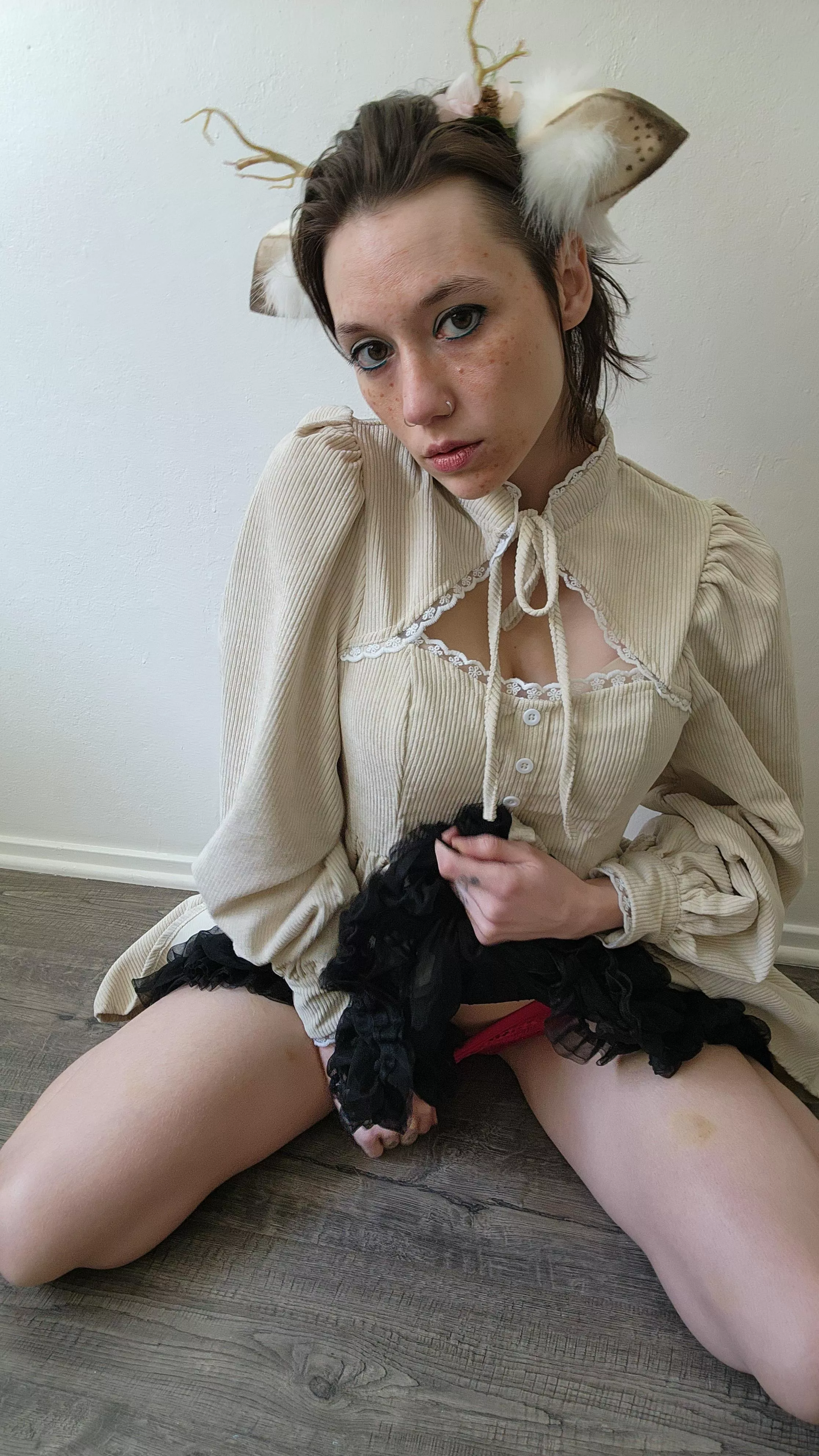 If you saw me in the forest, would you feed me or just let me graze? (They/them) posted by DaeAnnKnight