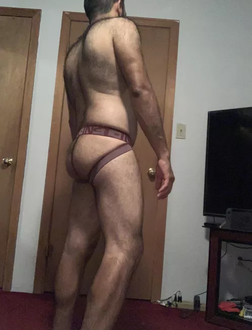 I’m a hairy guy by BillyBatty3