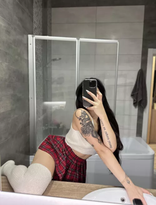 Just casually waiting for someone to join me by honeyaly