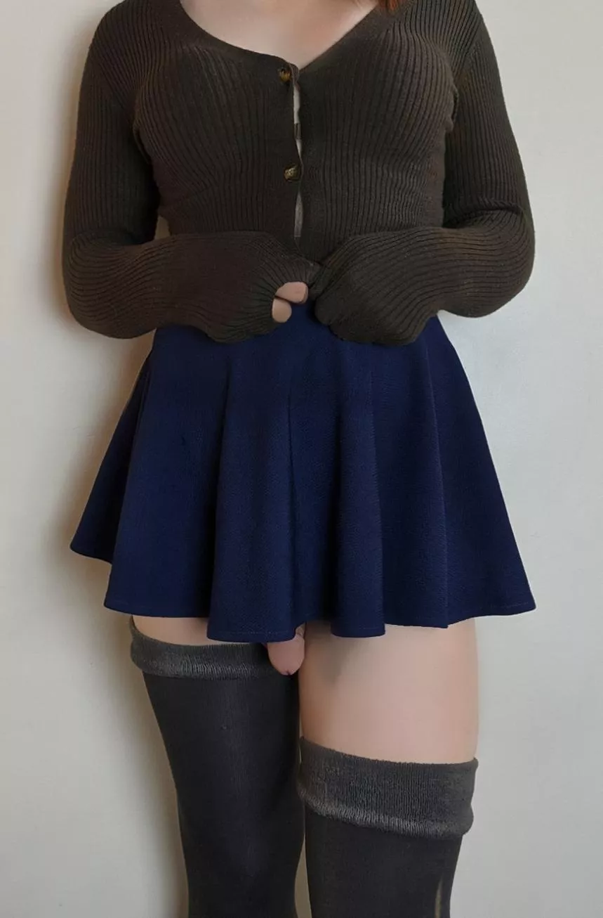 Just hanging out posted by nikikitty