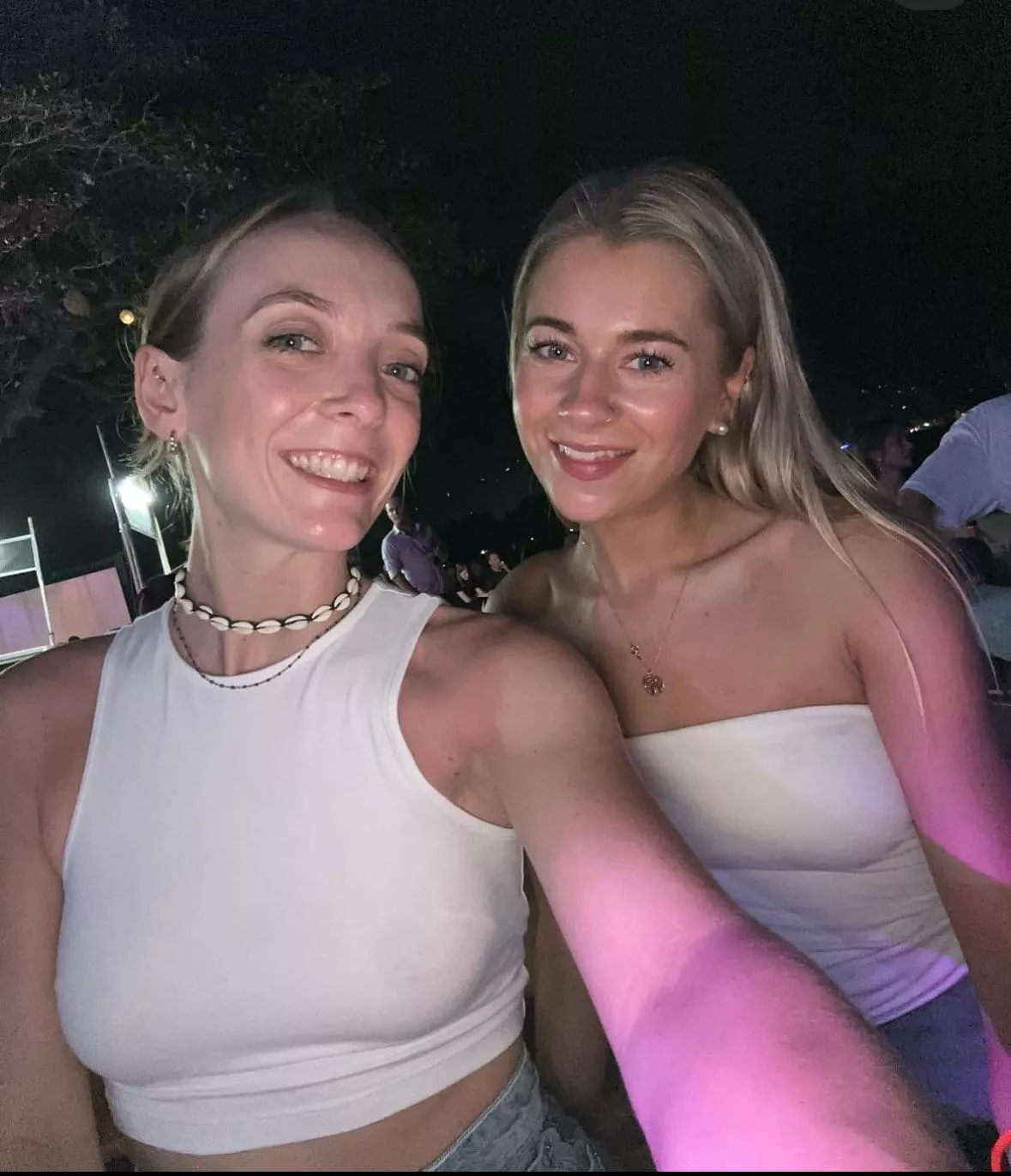 Left or right? posted by london-92